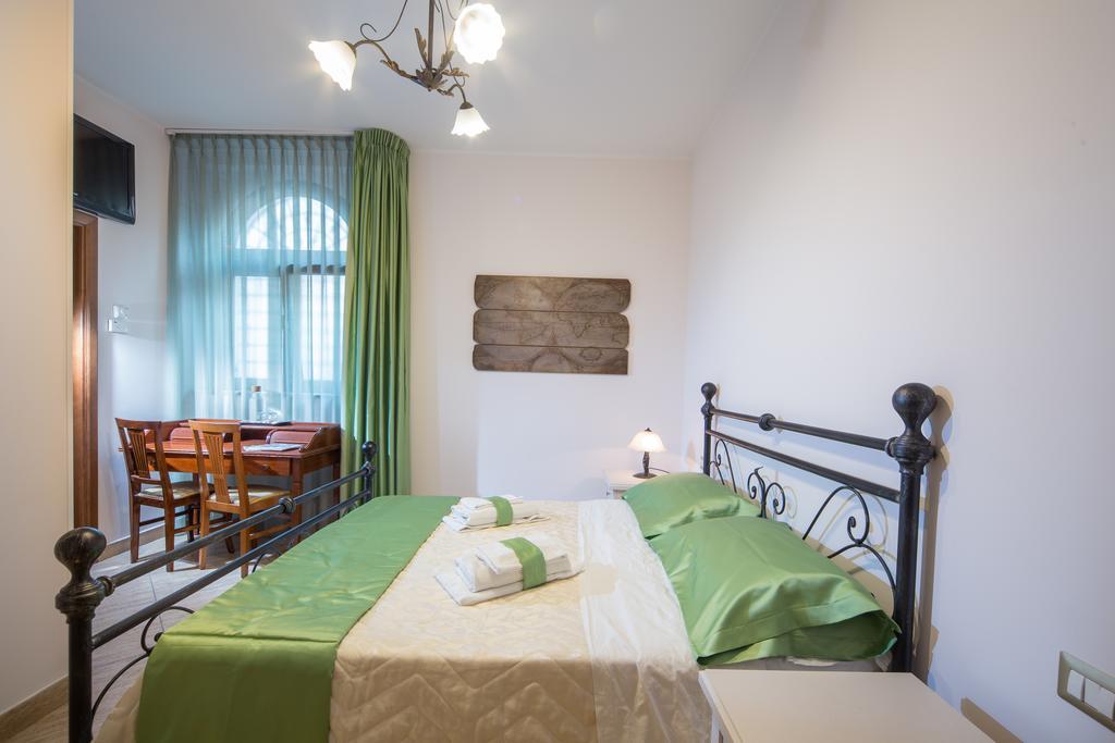 B&B Casa Cavour Сан-Бенедетто-дель-Тронто Экстерьер фото
