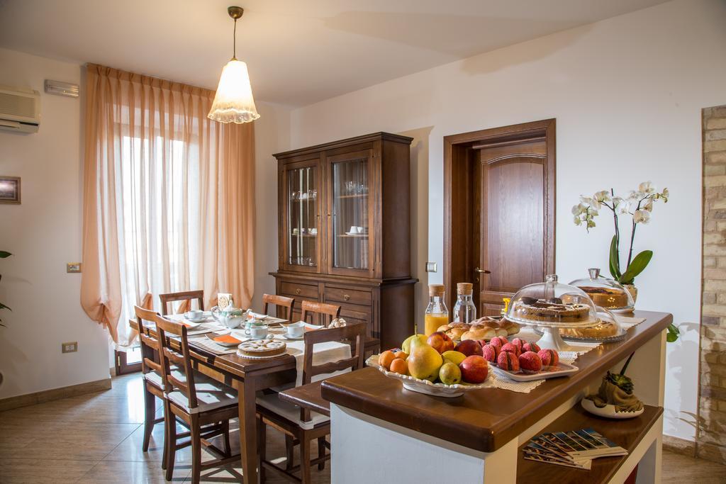 B&B Casa Cavour Сан-Бенедетто-дель-Тронто Экстерьер фото
