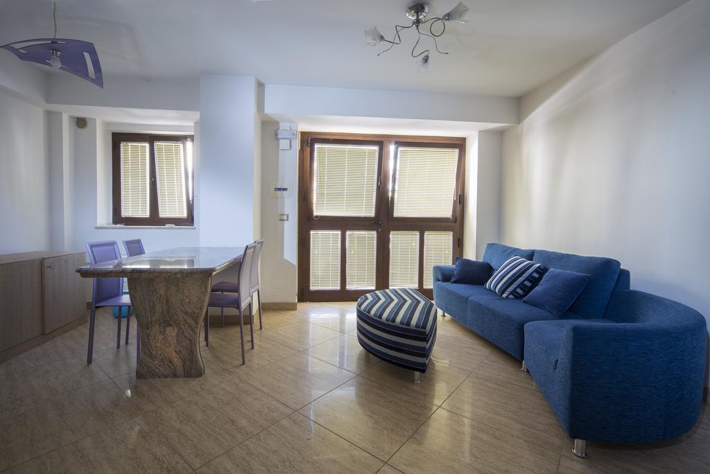 B&B Casa Cavour Сан-Бенедетто-дель-Тронто Экстерьер фото